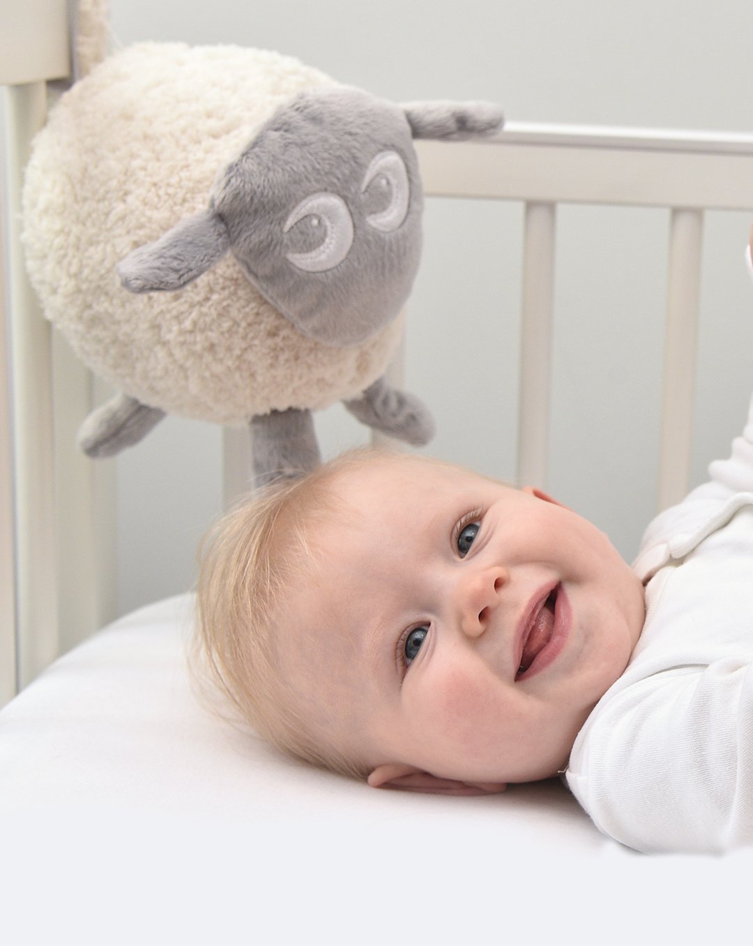 Laden Sie das Bild in den Galerie-Viewer, ewan das Traumschaf | Einschlafhilfe Für Baby | Grau
